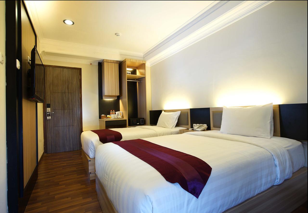 Top Malioboro Hotel Jogja Yogyakarta Exteriör bild