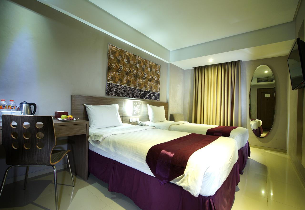 Top Malioboro Hotel Jogja Yogyakarta Exteriör bild